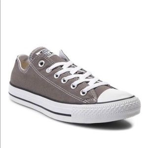 Converse Low Top Size 7.0 Charcoal Sneaker
